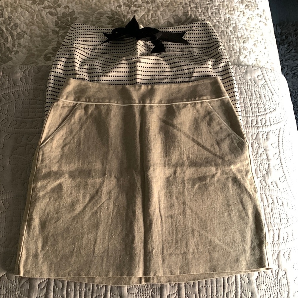 Lot of 2 LOFT skirts size 4 EUC perfect for spring & summer!!